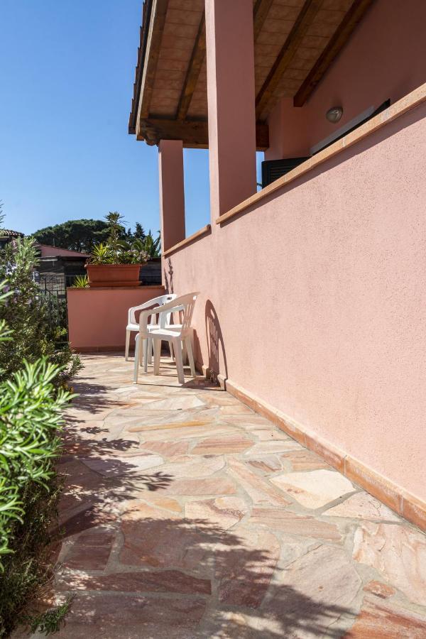 Appartamenti La Casina Porto Azzurro Bagian luar foto