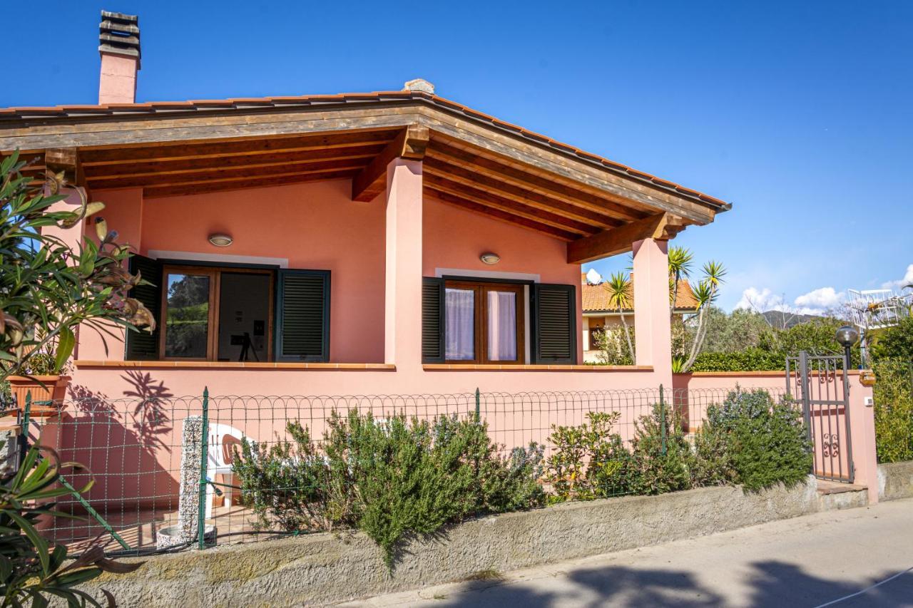 Appartamenti La Casina Porto Azzurro Bagian luar foto