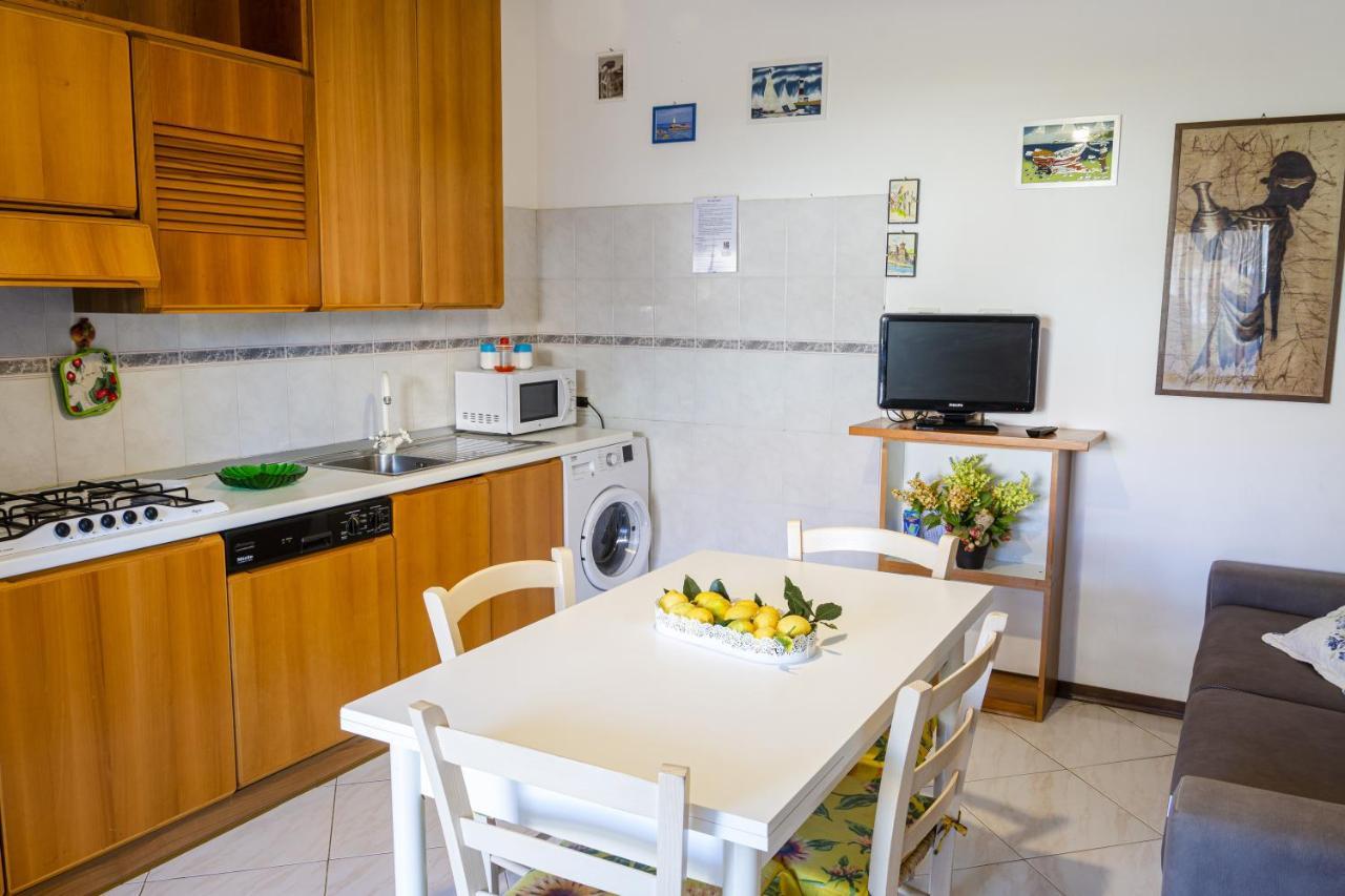 Appartamenti La Casina Porto Azzurro Bagian luar foto
