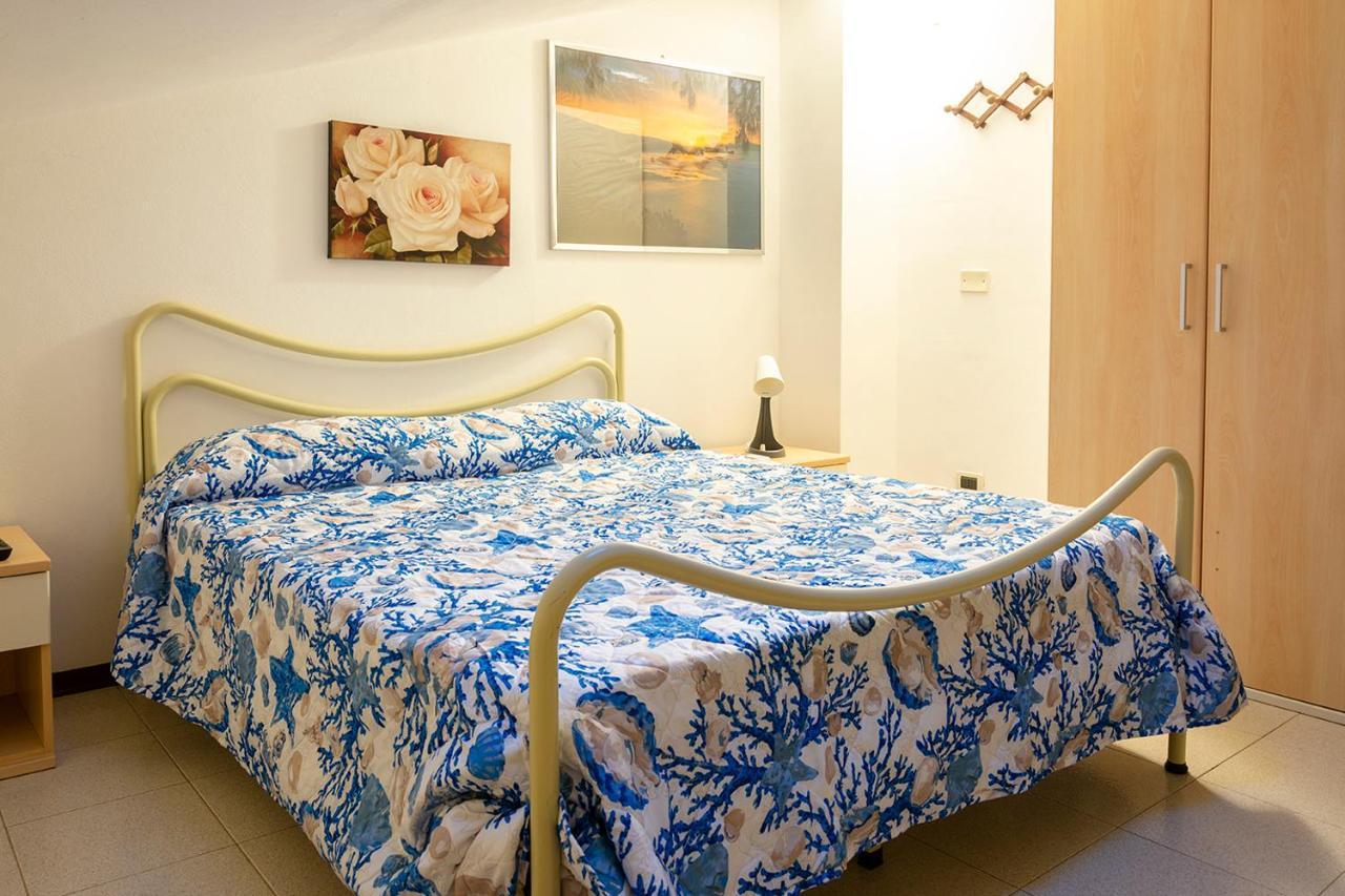 Appartamenti La Casina Porto Azzurro Bagian luar foto