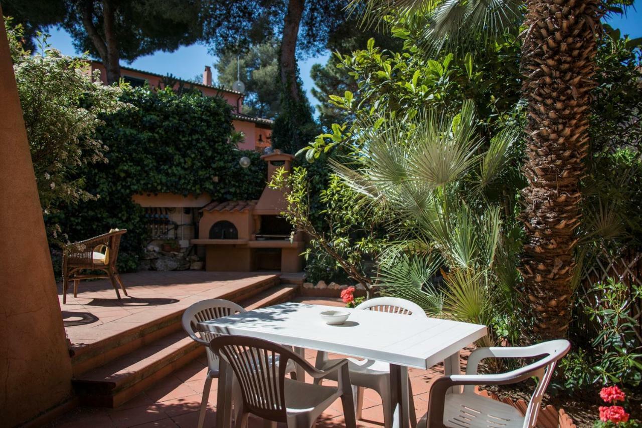 Appartamenti La Casina Porto Azzurro Bagian luar foto