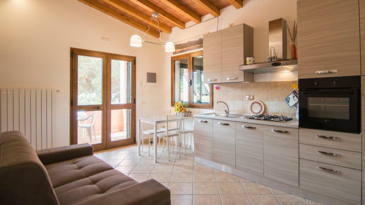Appartamenti La Casina Porto Azzurro Bagian luar foto