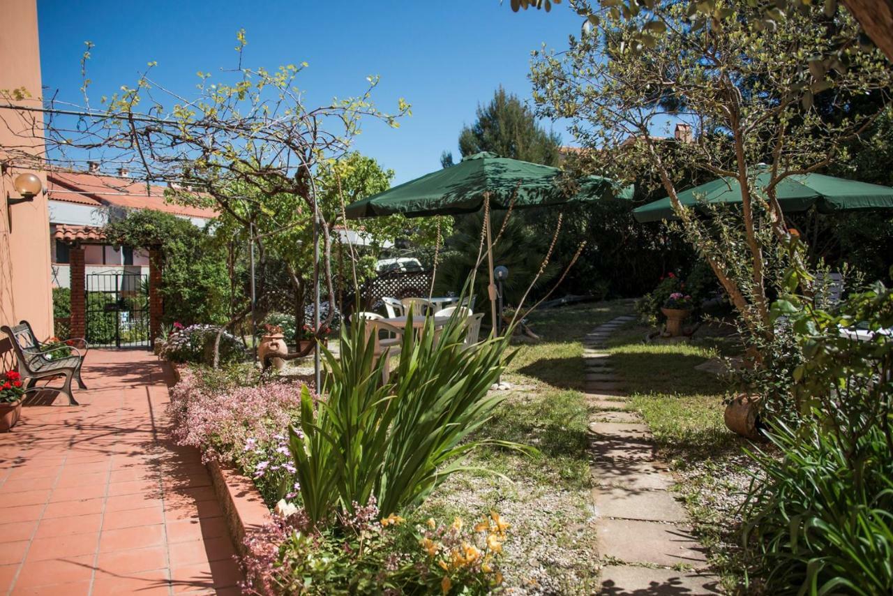 Appartamenti La Casina Porto Azzurro Bagian luar foto