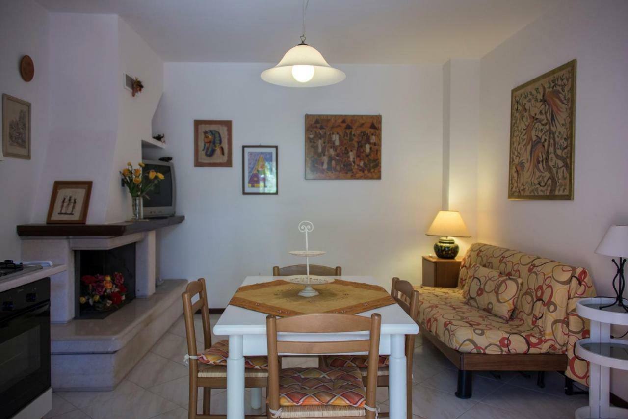 Appartamenti La Casina Porto Azzurro Bagian luar foto