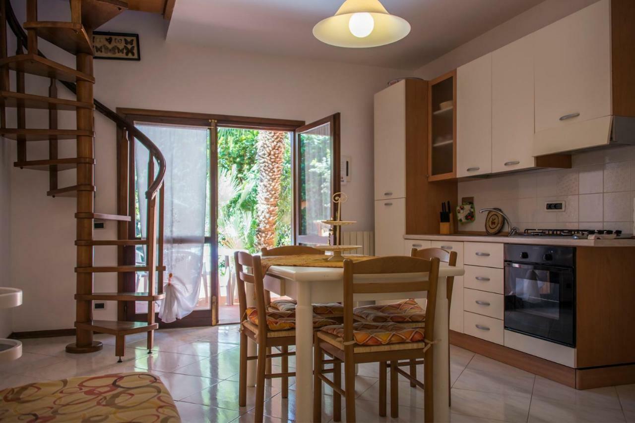 Appartamenti La Casina Porto Azzurro Bagian luar foto