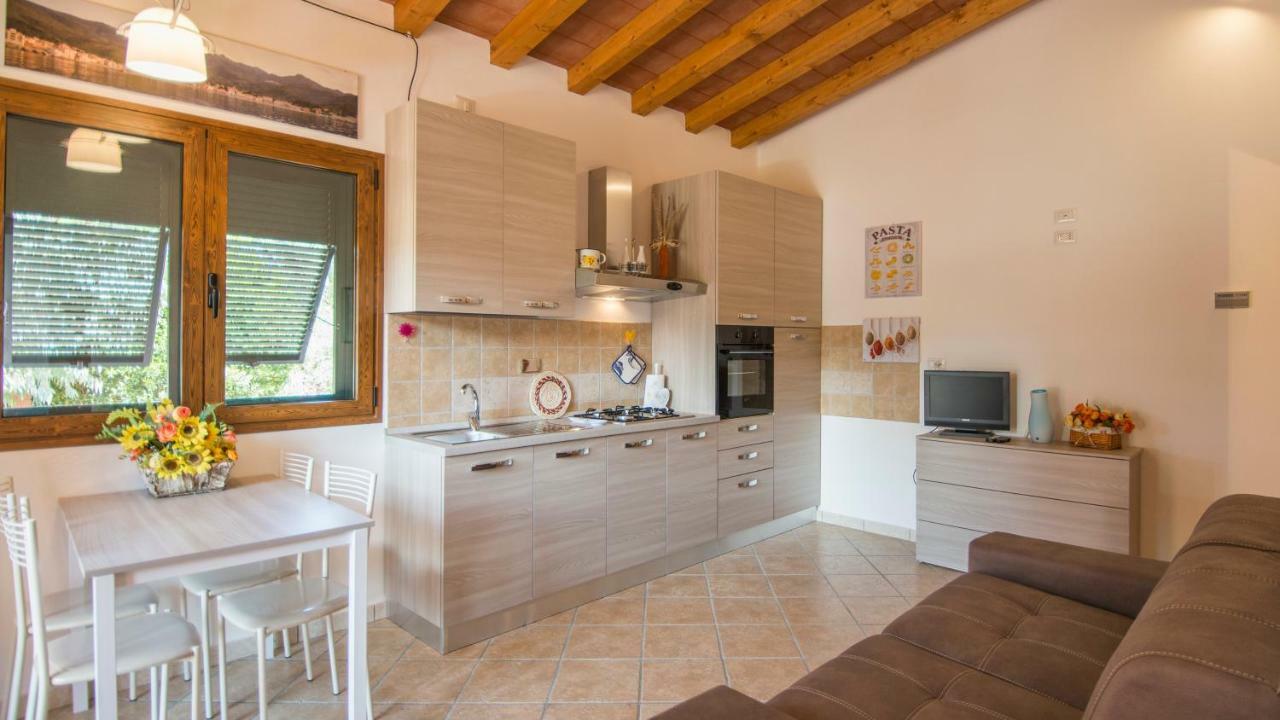 Appartamenti La Casina Porto Azzurro Bagian luar foto